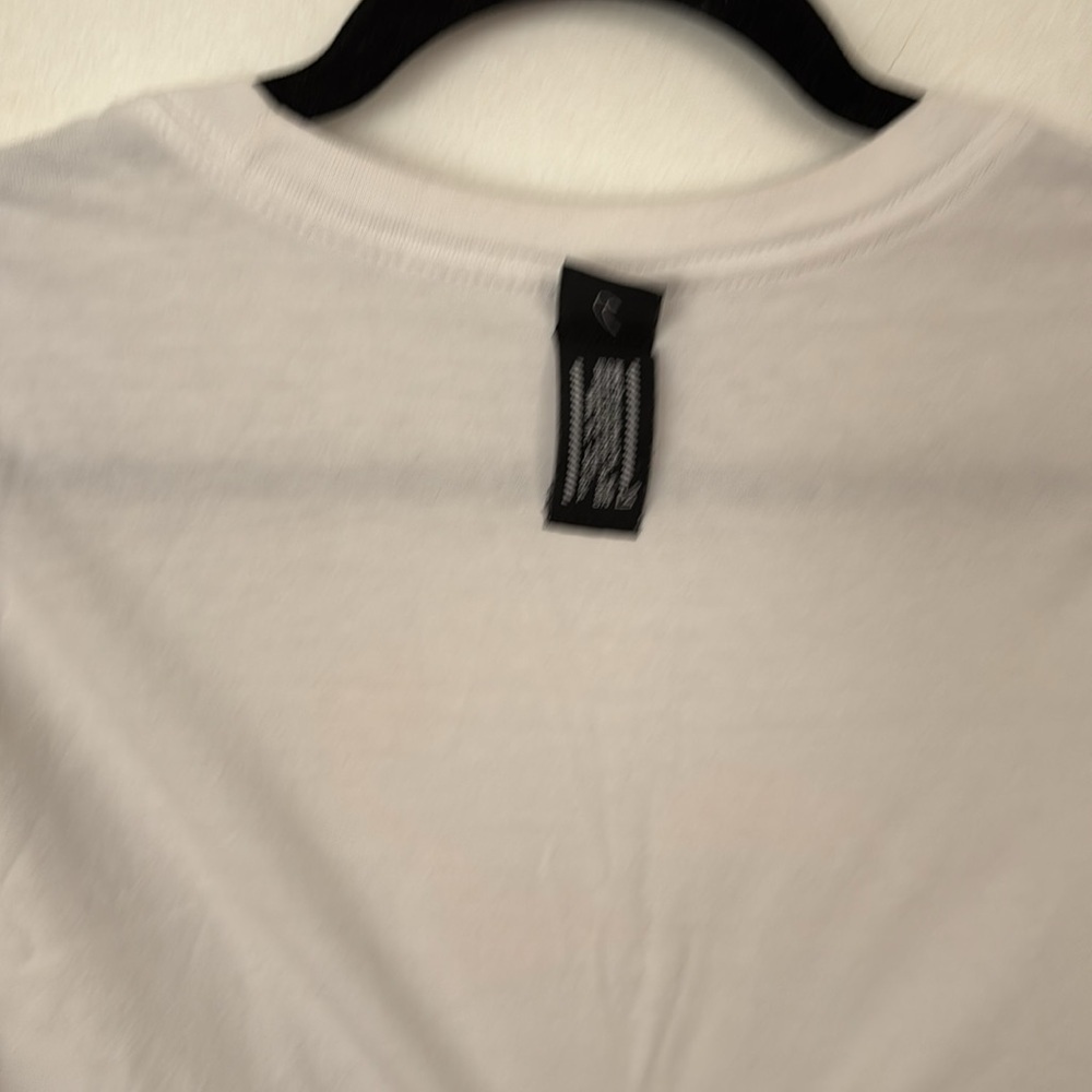 White Nike T in EUC - Picture 3 of 3